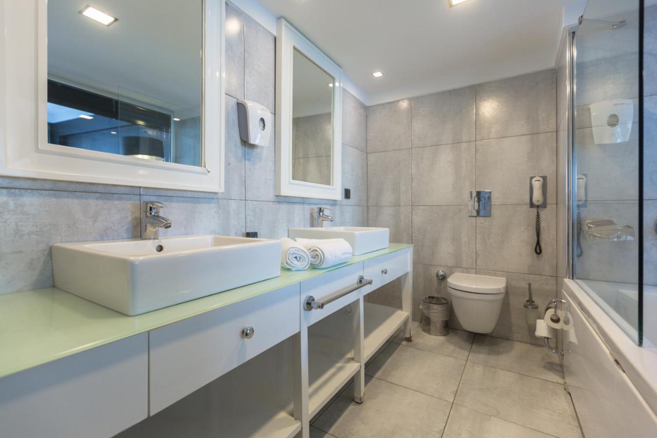 קוסדסי Efe Hotel מראה חיצוני תמונה
