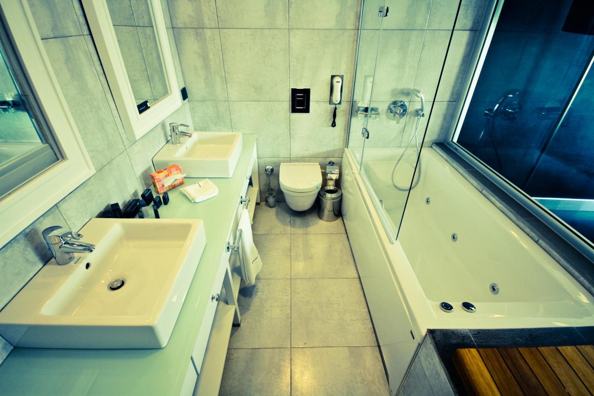 קוסדסי Efe Hotel מראה חיצוני תמונה